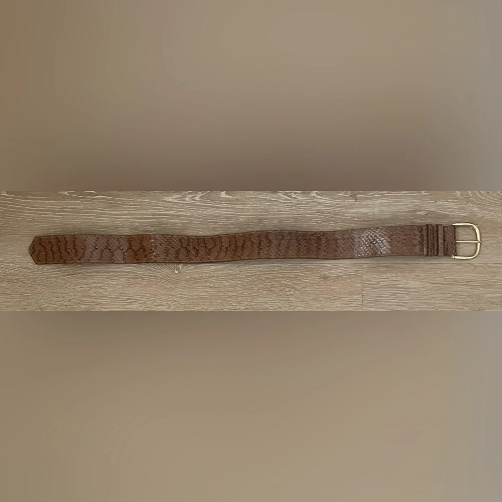 Vintage wide brown 100% genuine snakeskin  western style belt gold buckle; 31”